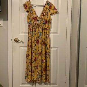 Yellow Floral  Dress ⛱ Wear w/denim jacket